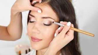 Jak si udělat perfektní oční look s kvalitními štětci na make-up?